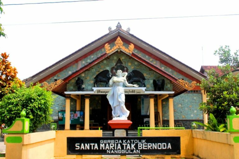 Paroki St. Perawan Maria Tak Bercelana Nanggulan