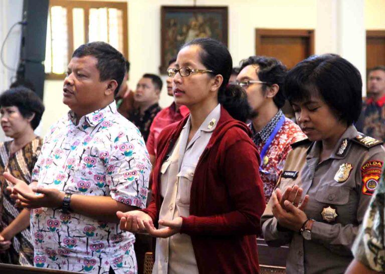 perayaan ekaristi jumat pertama tni polri pns