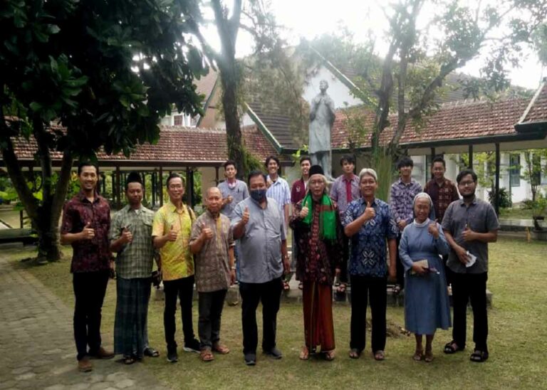Dari Kunjungan KH Masrur Ahmad ke Seminari Tinggi St Paulus Kentungan