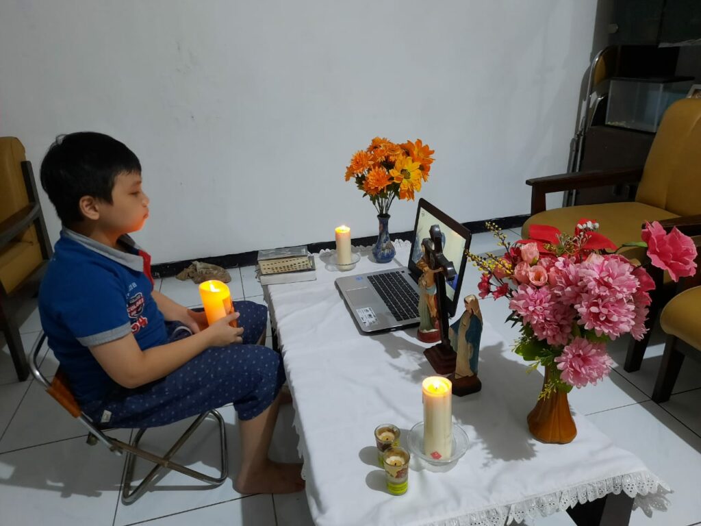 BerEkaristi Di Masa Pandemi. Cukupkah Misa online?