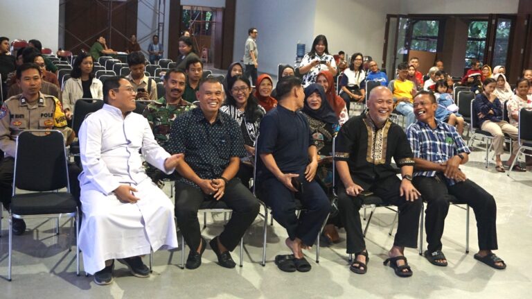 Buka Puasa Bersama Masyarakat, Paroki Bongsari Hadirkan Wajah Gereja yang Bersahabat