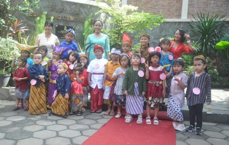 Fashion Show Nusantara di Paroki Krapyak