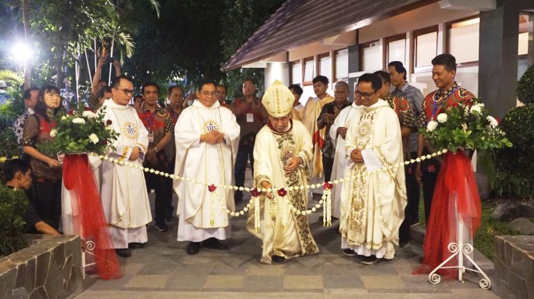 Mgr Rubi Resmikan Gedung Pelayanan Pastoral Bongsari di Hari Kemerdekaan