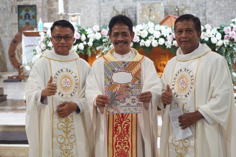 Selamat Datang Romo Tata dan Terima Kasih Atas Pelayanannya Romo Sunar di Paroki Krapyak
