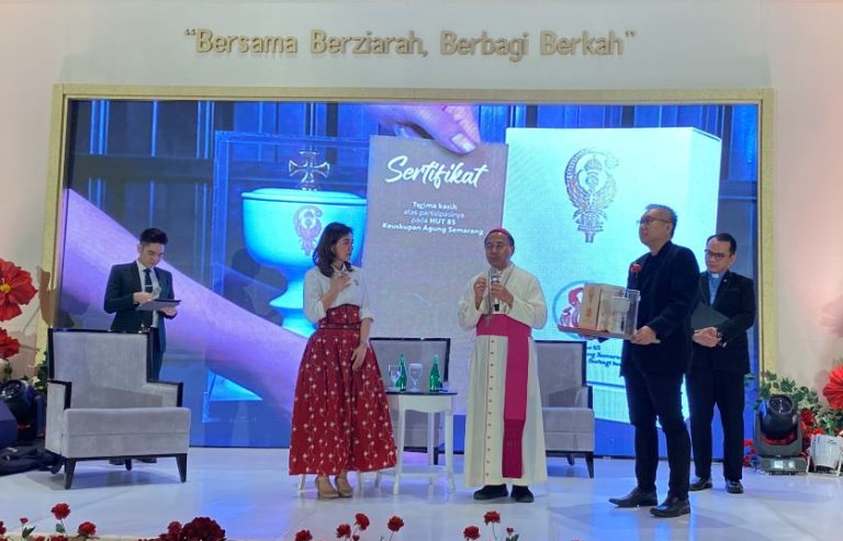 Merry Riana Ajak Umat KAS Menjadikan Mimpi Sebagai Perjalanan dan Berkat