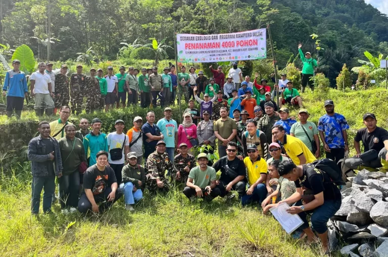 4.000 Pohon Ditanam Pemuda Lintas Agama di Lereng Gunung Gajah dan Potro 4.000 Pohon Ditanam Pemuda Lintas Agama di Lereng Gunung Gajah dan Potro