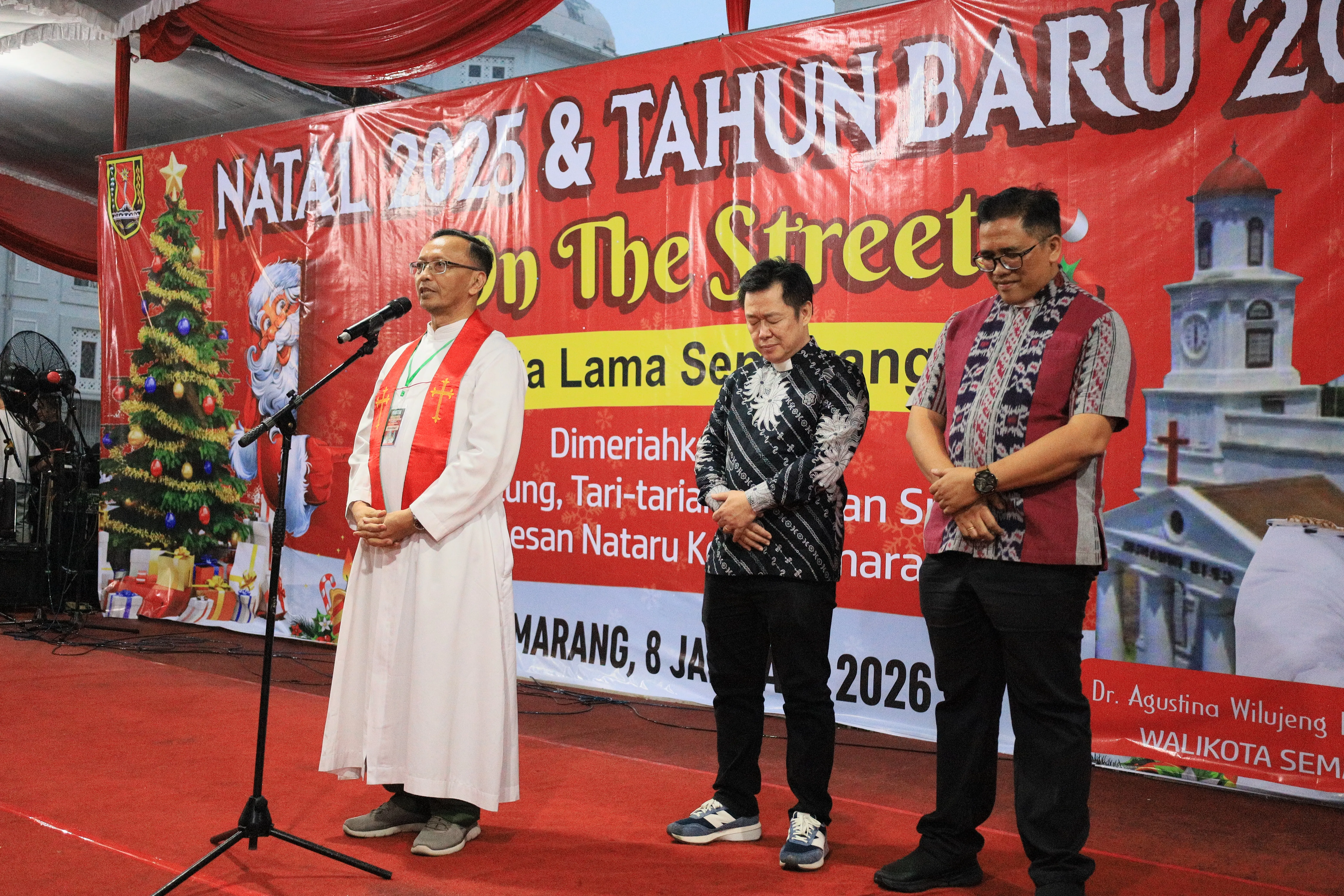 Perayaan Natal dan Tahun Baru On The Street di Kota Semarang Perayaan Natal dan Tahun Baru On The Street di Kota Semarang