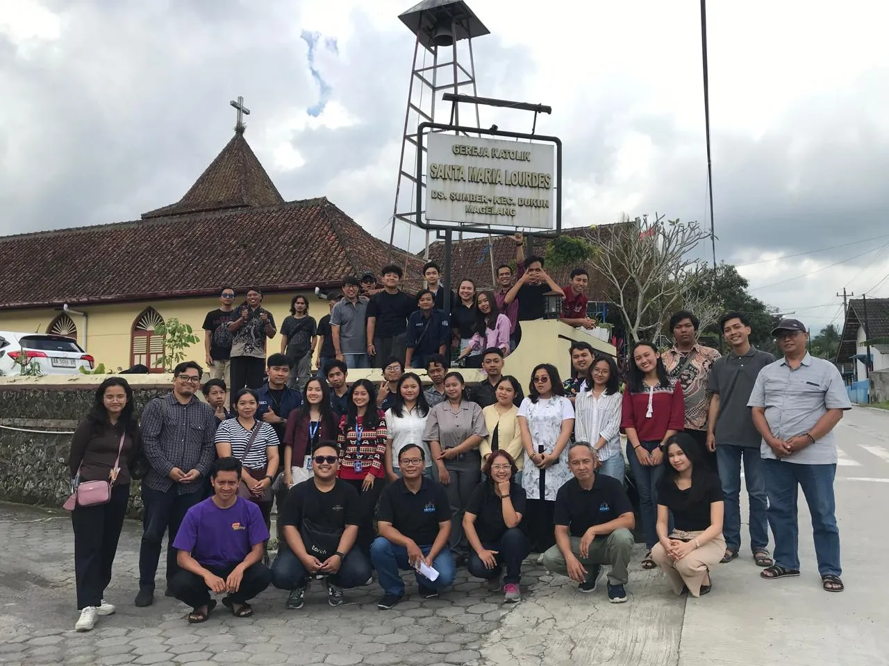 Momen temu Komsos dan OMK di Paroki Sumber, Minggu, 12 April 2026. Momen temu Komsos dan OMK di Paroki Sumber, Minggu, 12 April 2026.