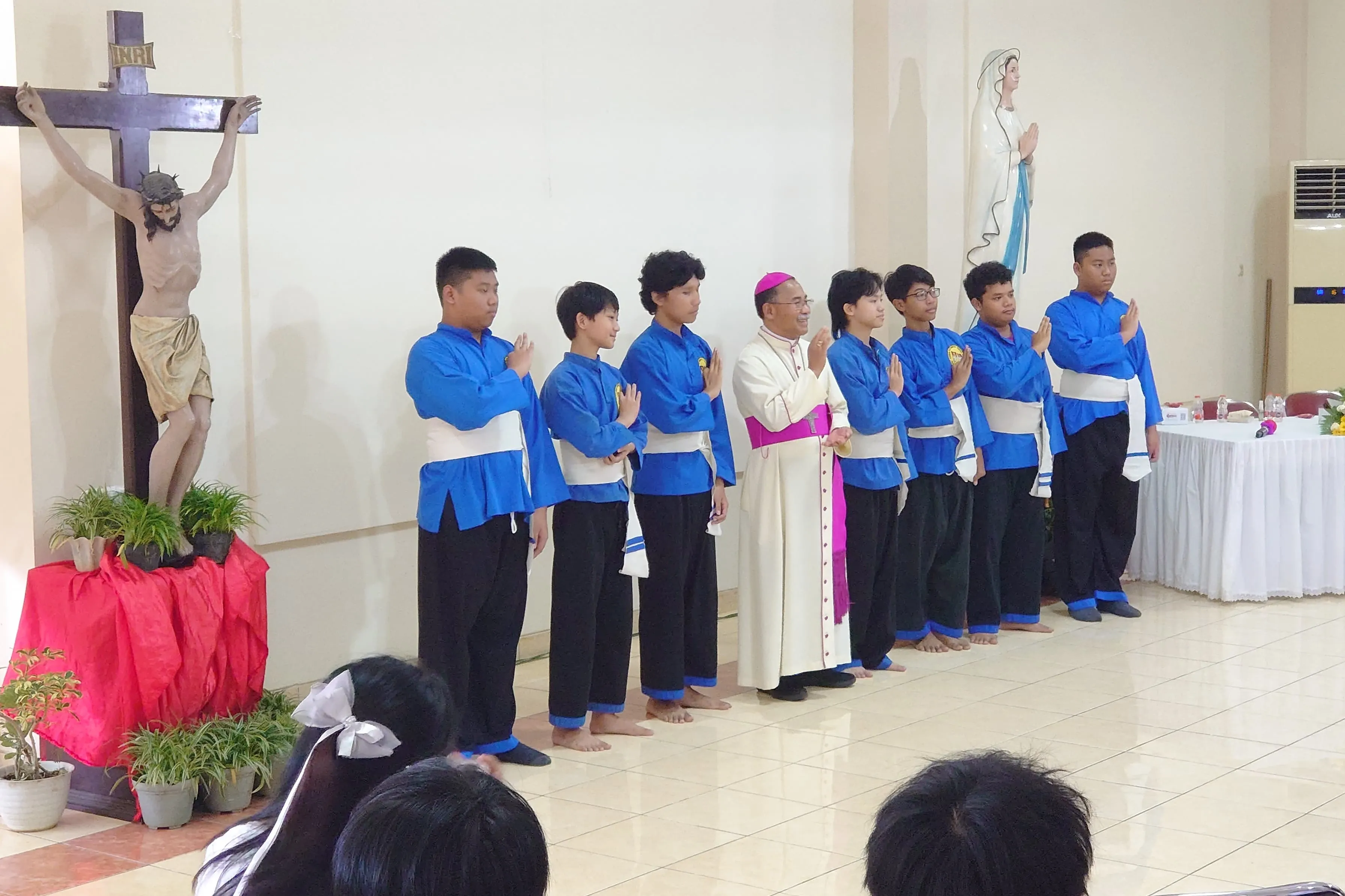 Komunitas THS-THM Wilayah Semarang Unjuk Aksi di Depan Bapa Uskup