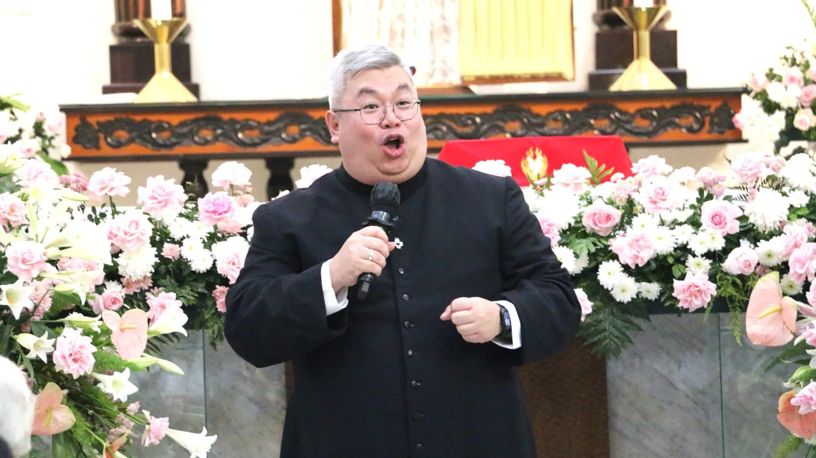 Di Gereja Atmodirono Romo Koko Bongkar Rahasia Keluarga Tetap Utuh “Perkawinan Itu Menelanjangi Ego”