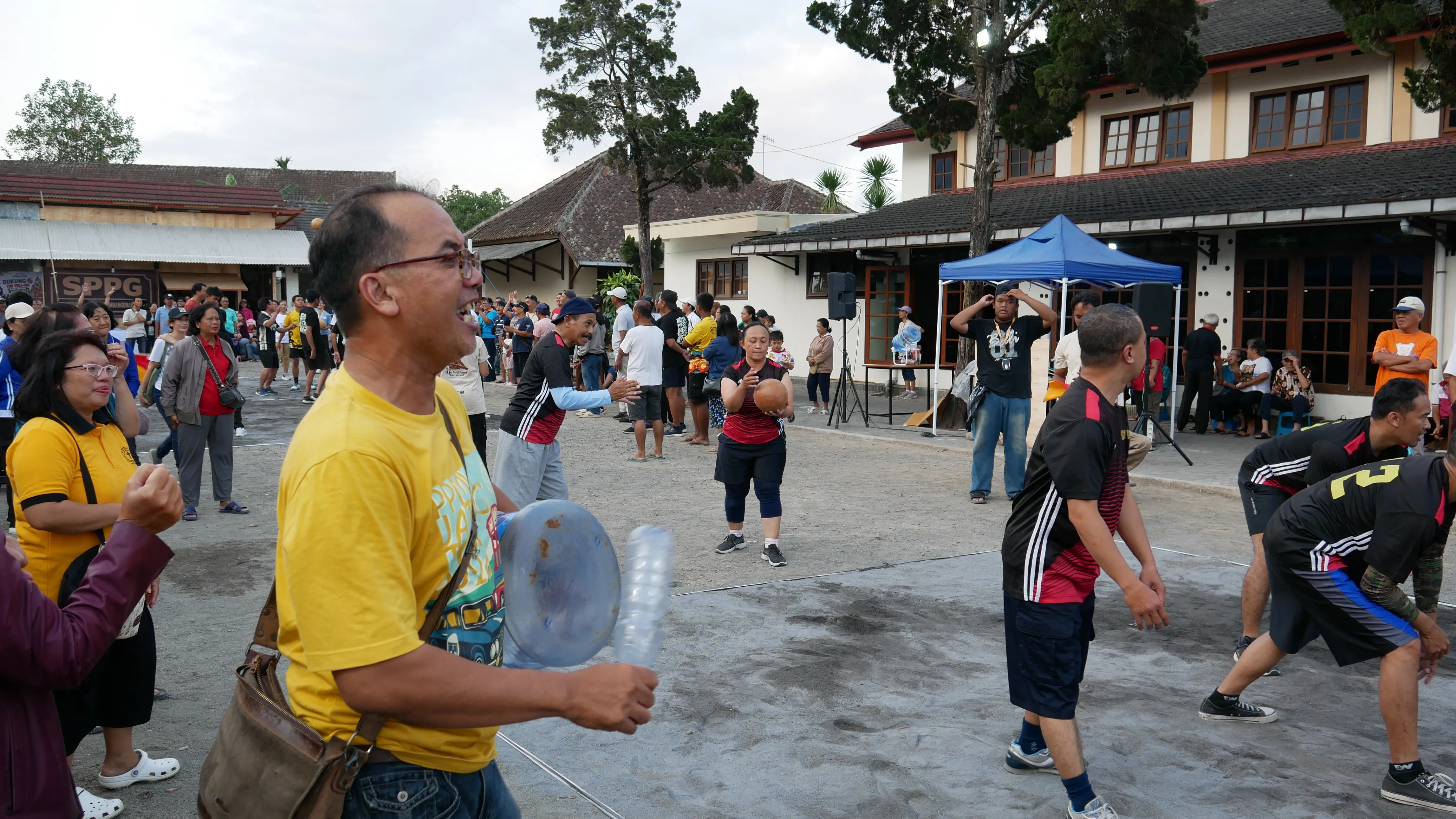 Pertandingan ‘’Voli Gembira’’ Paroki Santo Yusup Mertoyudan, Kabupaten Magelang, Minggu, 6 September 2026. Foto: Sunbio Pratama