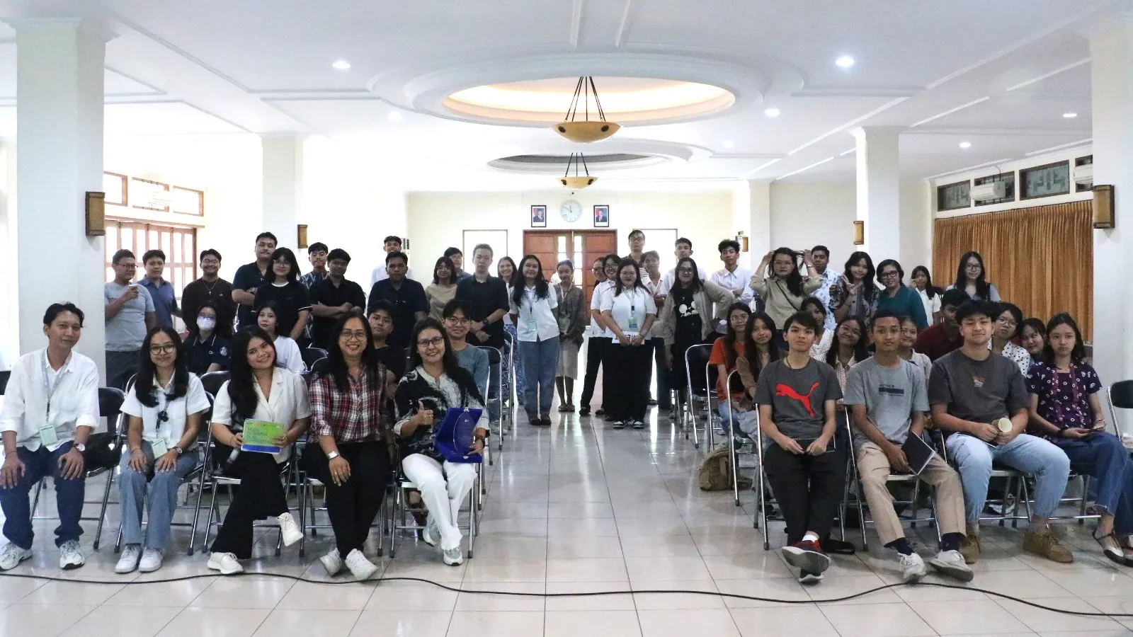 Seminar Literasi Keuangan Bagi OMK Paroki Atmodirono