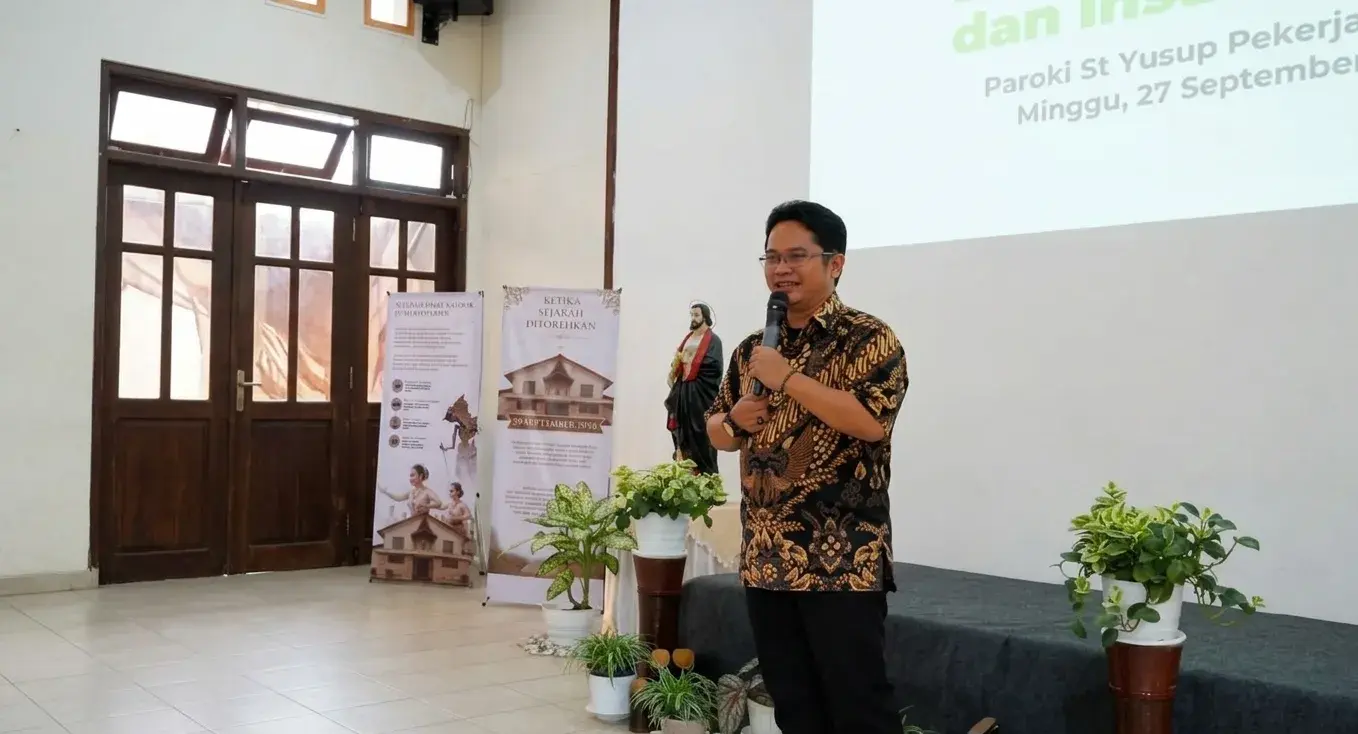 Romo Antonius Abas Kurnia Andrianto, Pr dalam Momen acara Sarasehan Awam-Katekis dalam rangkaian acara HUT ke-70 Paroki St. Yusup Pekerja Mertoyudan Di Gedung Griya Witaka Paroki St. Yusup Pekerja Mertoyudan Magelang, Minggu, 27 September 2026. Foto: Istimewa.